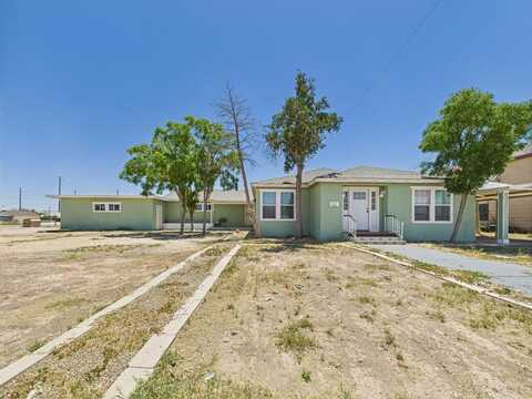514 W 7th St, Pecos, TX 79772