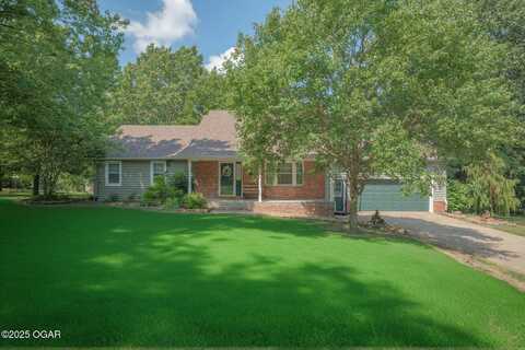 2210 Sunset Circle, Neosho, MO 64850