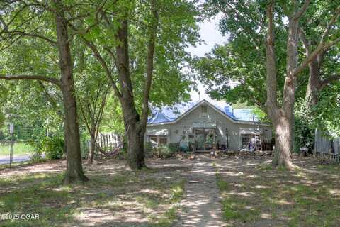 2209 W 4th St, Joplin, MO 64801