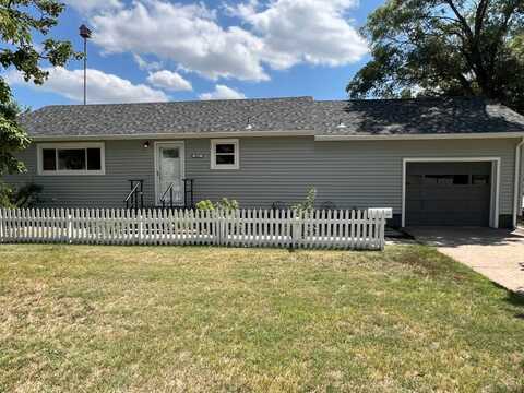 608 E Margaret Ave, Russell, KS 67665