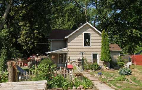 203 17th Ave, Sterling, IL 61081