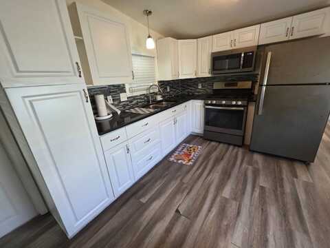 10796 Bay Street NE, Saint Petersburg, FL 33716