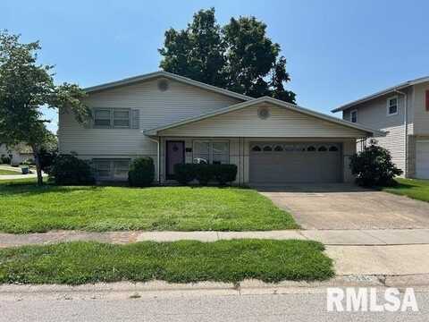 135 Dickinson Road, Springfield, IL 62704