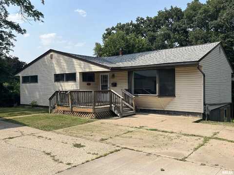 1114 BELLEVUE Court, Bettendorf, IA 52722