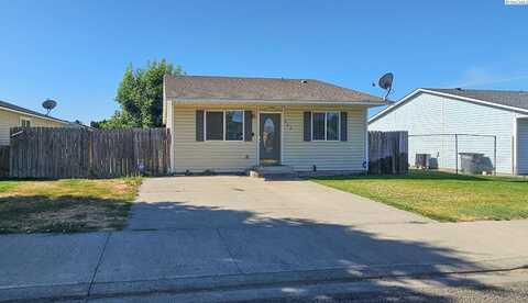 862 Ismo Loop, Sunnyside, WA 98944