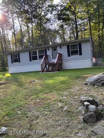 1208 Fox Trail, Cresco, PA 18326