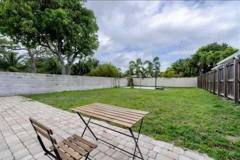 719 NE 38th St, Oakland Park, FL 33334