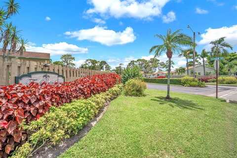 6104 Rainbow Cir, Greenacres, FL 33463