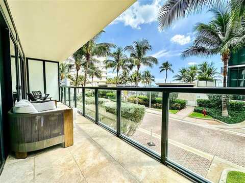 2101 S Surf Rd, Hollywood, FL 33019