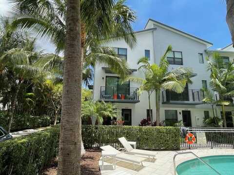 621 NE 22nd Drive, Wilton Manors, FL 33305