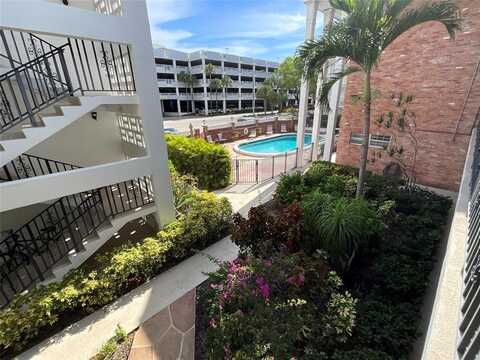 2424 NE 9th St, Fort Lauderdale, FL 33304