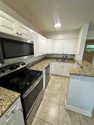 925 NE 17th Ave, Fort Lauderdale, FL 33304