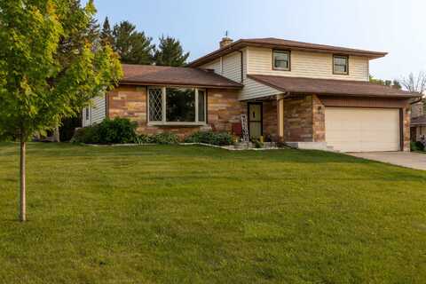 2932 SUZANNE Court, GREEN BAY, WI 54311