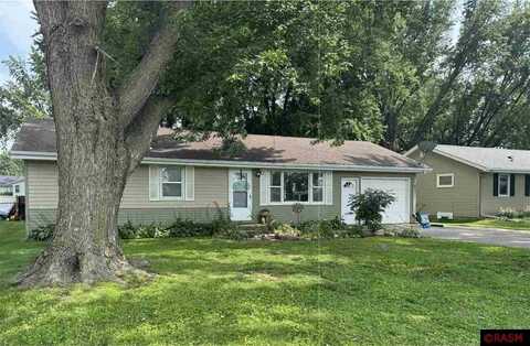 1017 N Court Street, Le Sueur, MN 56058