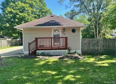 9325 COMMERCE Road, Commerce Township, MI 48382