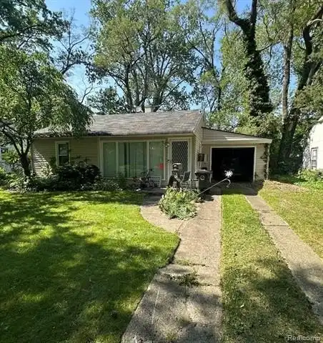 10620 Saratoga Street, Oak Park, MI 48237