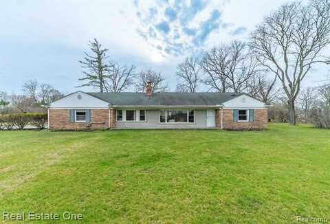 20719 Kennoway Circle, Beverly Hills, MI 48025
