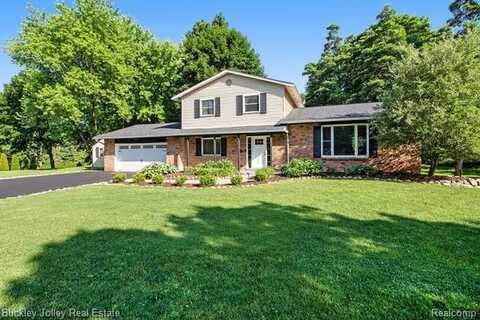 1049 Hillcrest Avenue, Brighton, MI 48116