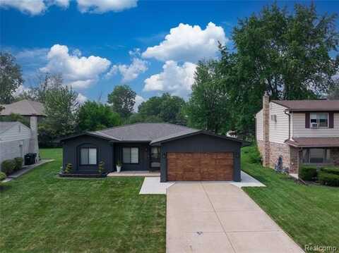 39667 Baker Drive, Sterling Heights, MI 48310