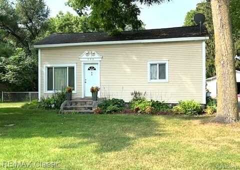 590 Bogie Lake Road, White Lake, MI 48383