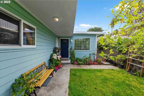 437 N WASSON ST, Coos Bay, OR 97420