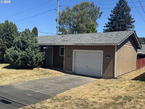 1114 N 1ST AVE, Kelso, WA 98626
