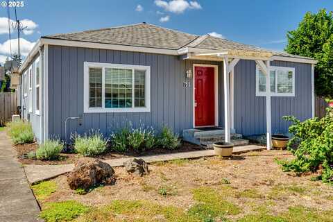 751 W FAIRVIEW DR, Springfield, OR 97477