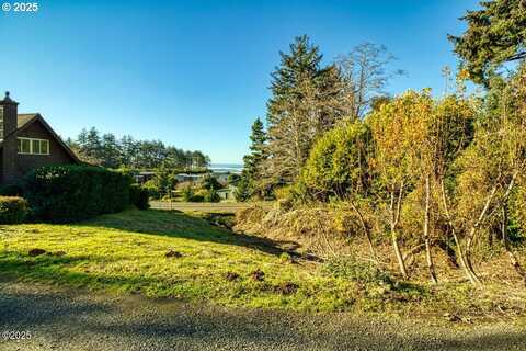 30 JONIS WAY, Yachats, OR 97498