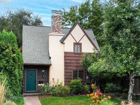 3827 SE KELLY ST, Portland, OR 97202