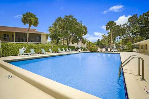 6568 Chasewood Drive E, Jupiter, FL 33458