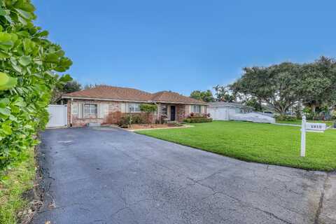 1915 Laurel Lane, Lake Clarke Shores, FL 33406
