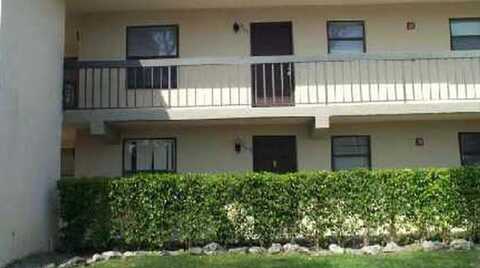21911 Lake Forest Circle, Boca Raton, FL 33433