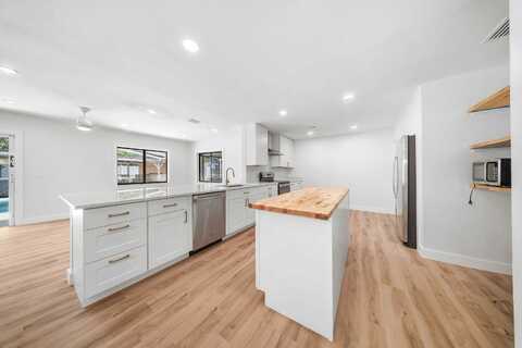 948 Canal Circle, Sebastian, FL 32958