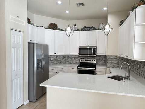 5542 Boynton Gardens Drive, Boynton Beach, FL 33437