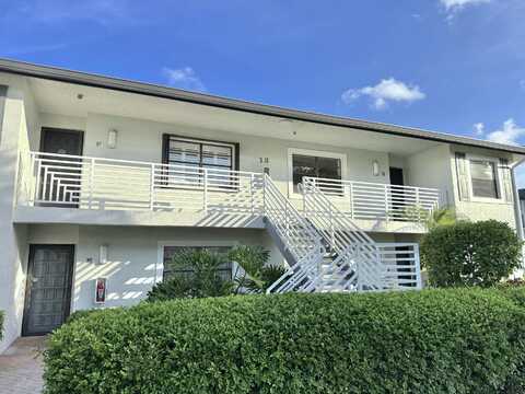 13 Southport Lane, Boynton Beach, FL 33436