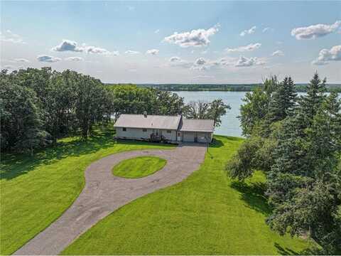 1044 S Otter Avenue, Parkers Prairie, MN 56361
