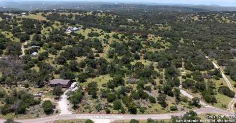 211 Spring Rd, Fredericksburg, TX 78624