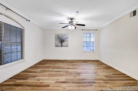 7323 Snowden Rd, San Antonio, TX 78240