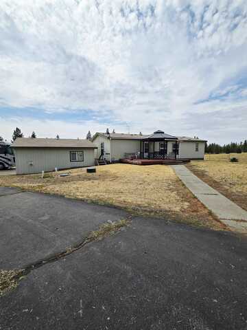 27210 W Cornwall Rd, Cheney, WA 99004