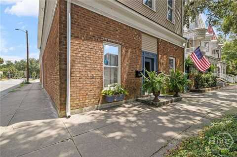 20 W Duffy Street, Savannah, GA 31401
