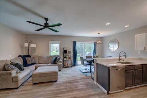 322 Alpine Meadows Circle, Oregon, WI 53575