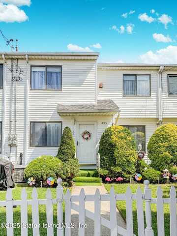 696 Elbe Avenue, Staten Island, NY 10304