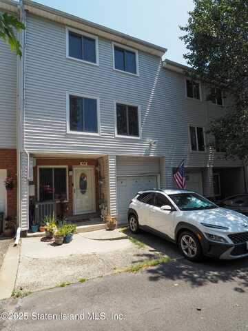 235 Ilyssaa Way, Staten Island, NY 10312