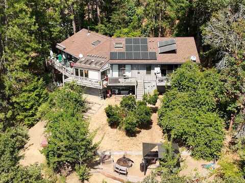 899 Timberlake Drive, Ashland, OR 97520