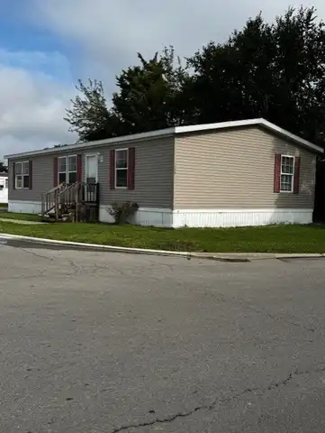 1126 Chateau, Monroe, MI 48161