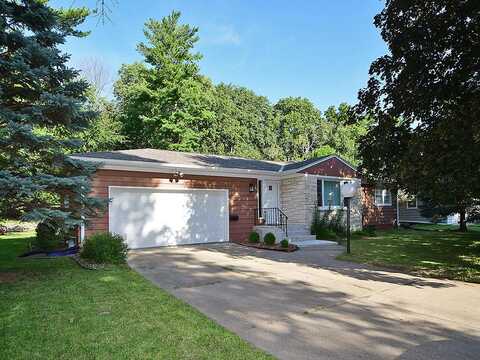 1542 N BROADWAY, COUNCIL BLUFFS, IA 51503