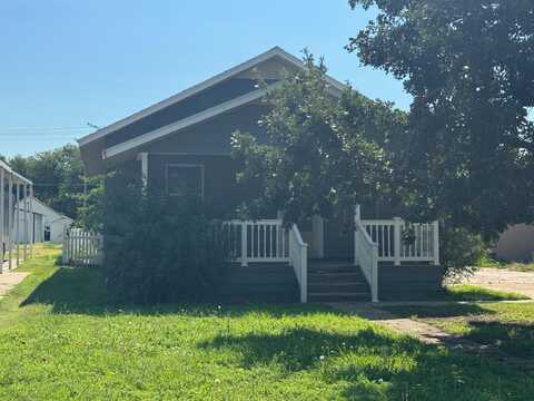 712 South Van Buren Street, Hugoton, KS 67951