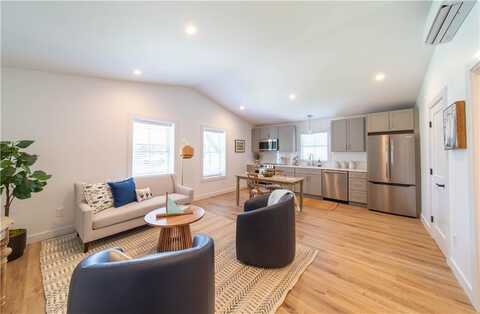 32 Exchange Street, East Greenwich, RI 02818
