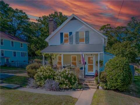 31 Winter Street, South Kingstown, RI 02879