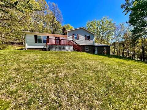 206 Sycamore Ln, Hillsville, VA 24343